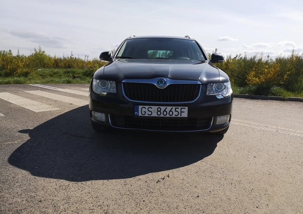 Skoda Superb cena 32400 przebieg: 274344, rok produkcji 2010 z Słupsk małe 667